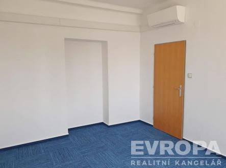 . | Pronájem - kanceláře, 27 m²