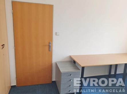 . | Pronájem - kanceláře, 27 m²