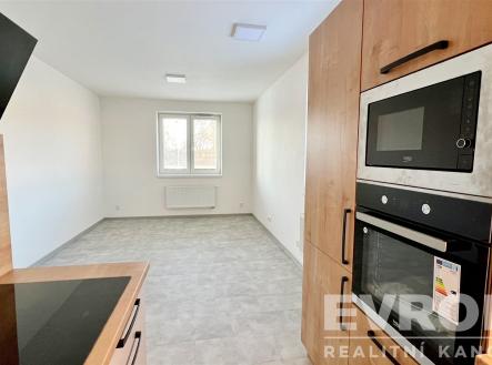 . | Pronájem bytu, 2+kk, 44 m²