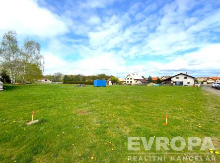 zahrada s trávník | Prodej - pozemek pro bydlení, 700 m²