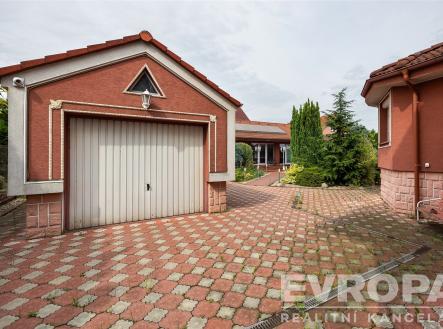 . | Prodej - dům/vila, 220 m²