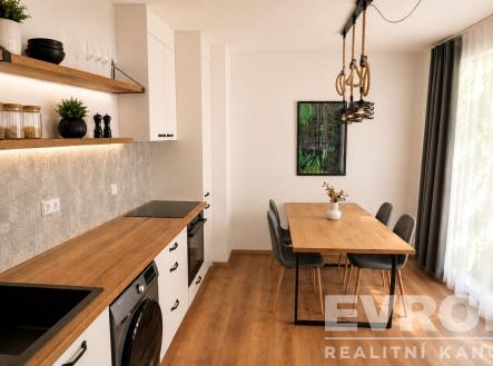 . | Prodej bytu, 2+kk, 44 m²