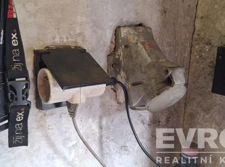 . | Prodej - malý objekt/garáž