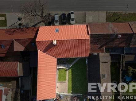 . | Pronájem bytu, 3+kk, 70 m²