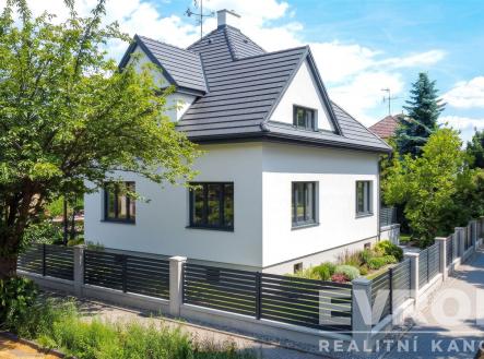 . | Prodej - dům/vila, 300 m²
