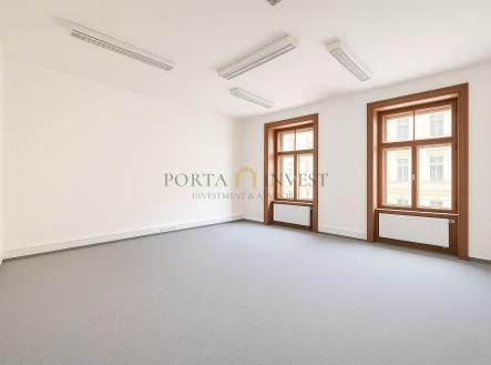 . | Pronájem - kanceláře, 2 000 m²