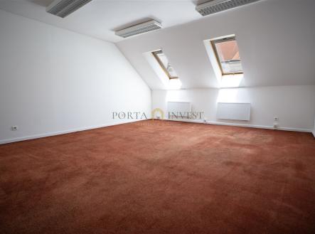 . | Pronájem - kanceláře, 2 000 m²