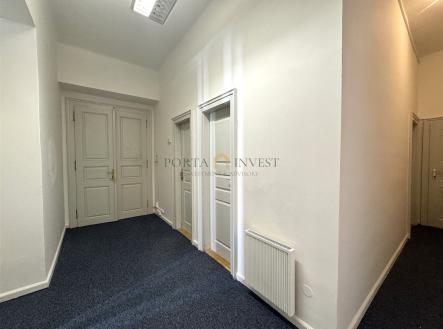 . | Pronájem - kanceláře, 1 116 m²