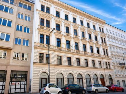 . | Prodej - nájemní dům, 2 850 m²
