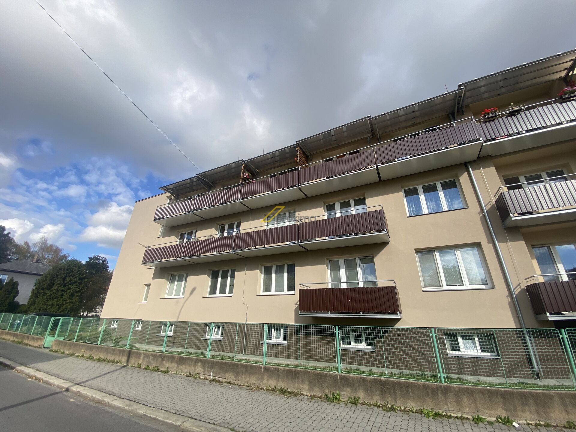 Pronájem zrekonstruovaného bytu 2+kk včetně parkování, 65 m2, Čéčova, Č. Budějovice