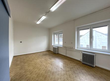 Pronájem - kanceláře, 68 m²
