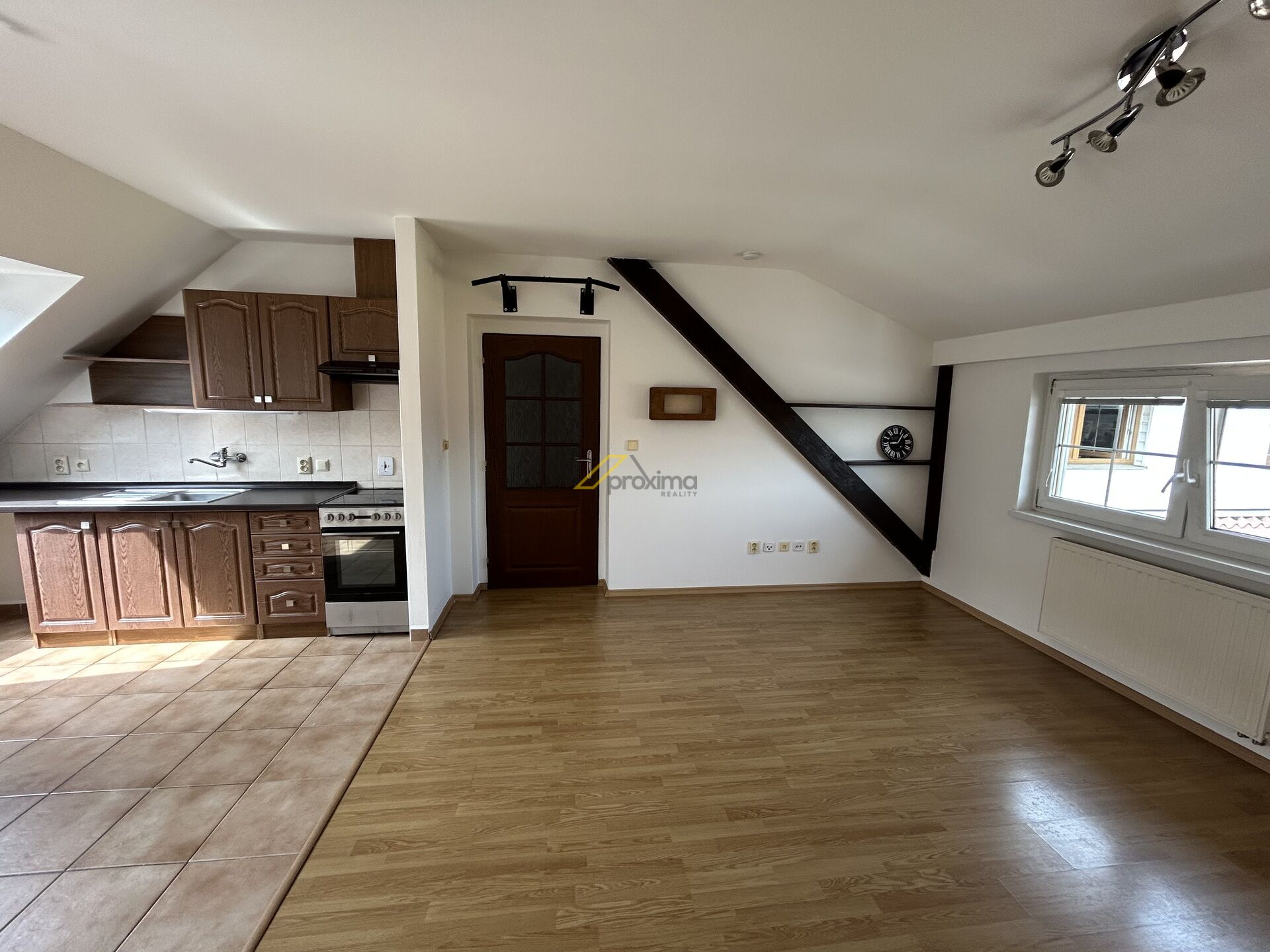 Pronájem podkrovního bytu 2+kk, 60 m2, Rudolfovská tř., České Budějovice