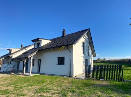 Pronájem - dům/vila, 168 m²