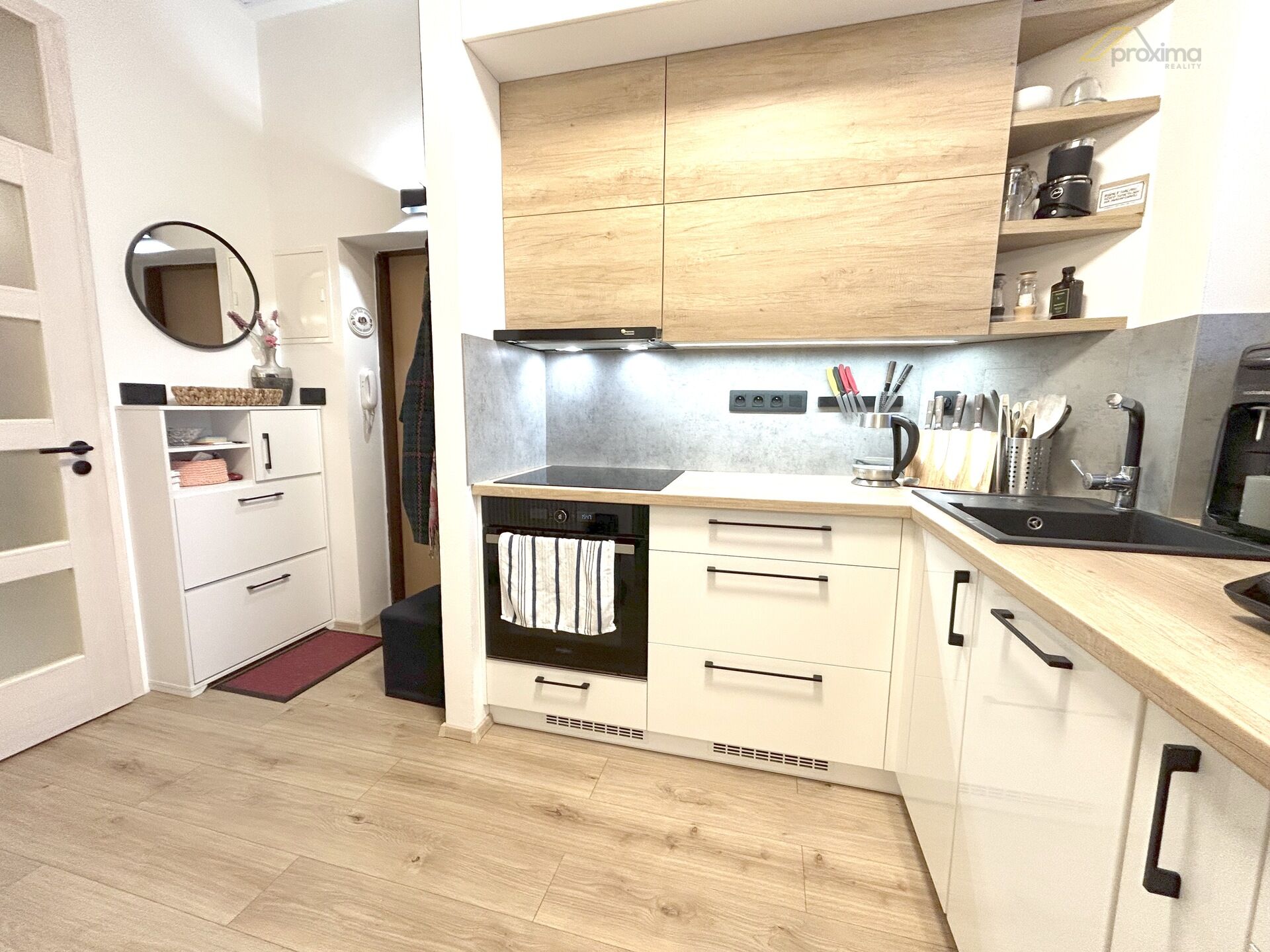 Pronájem zrekonstruovaného bytu 2+1, 67m2, se zahradou, Dr. Tůmy, České Budějovice