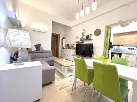 Pronájem bytu, 2+1, 67 m²