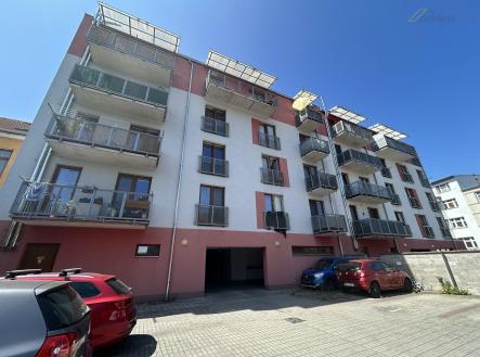 Pronájem - malý objekt/garáž