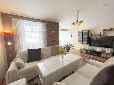 Obývací pokoj s kuchyní a jídelnou | Pronájem bytu, 3+kk, 80 m²