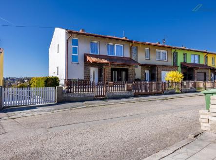 Pohled z ulice | Prodej - dům/vila, 230 m²