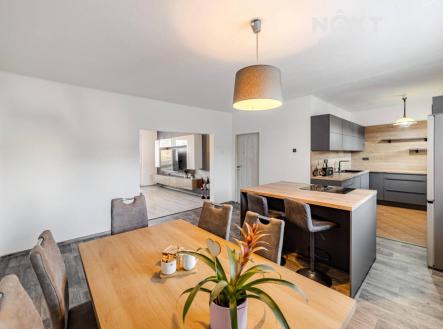 Prodej - dům/vila, 215 m²