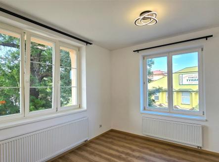 . | Pronájem bytu, 2+kk, 37 m²