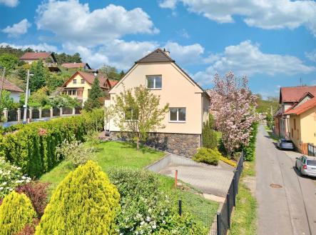 Pohled na západní část domu | Prodej - dům/vila, 169 m²