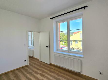 . | Pronájem bytu, 2+kk, 37 m²