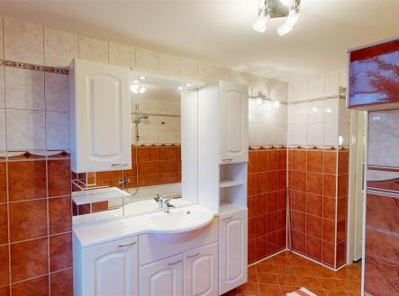 . | Pronájem - dům/vila, 179 m²