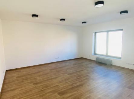 Pronájem bytu, 1+kk, 35 m²