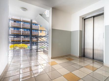 Pronájem bytu, 2+kk, 79 m²