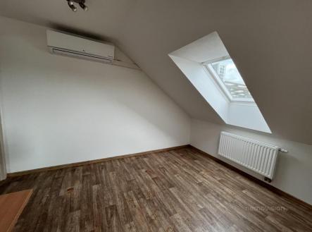Pronájem - kanceláře, 45 m²