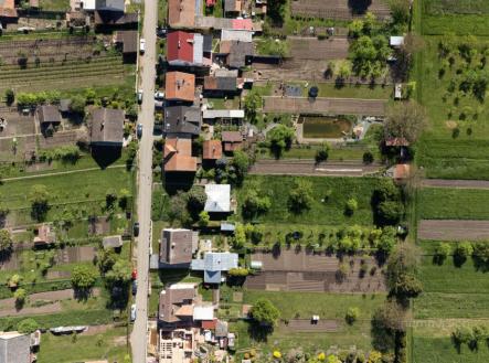 Prodej - pozemek pro bydlení, 1 800 m²