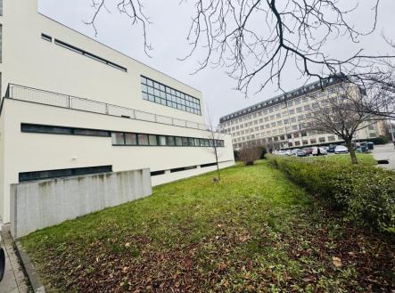 Pronájem - kanceláře, 93 m²