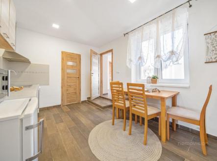 Prodej - hotel, 111 m²