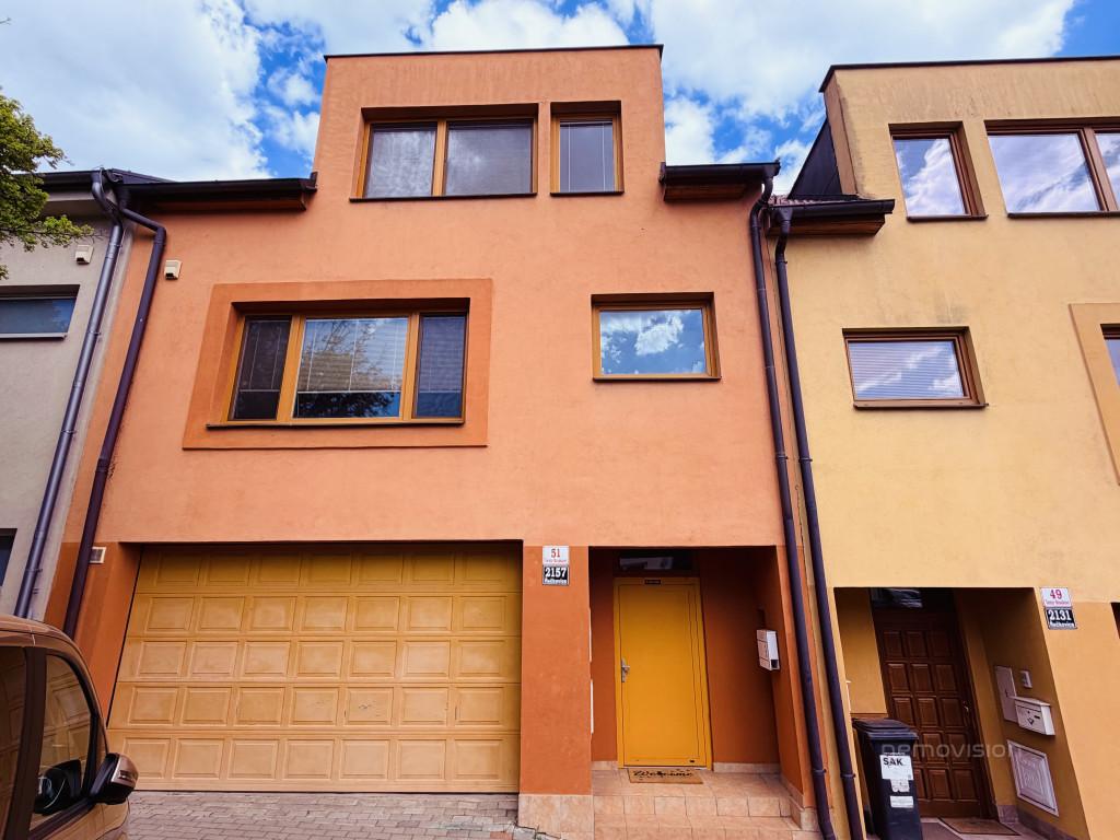 Pronájem - domu/vily, 244 m²