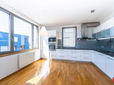 mh7-1800.jpg | Pronájem bytu, 4+kk, 98 m²