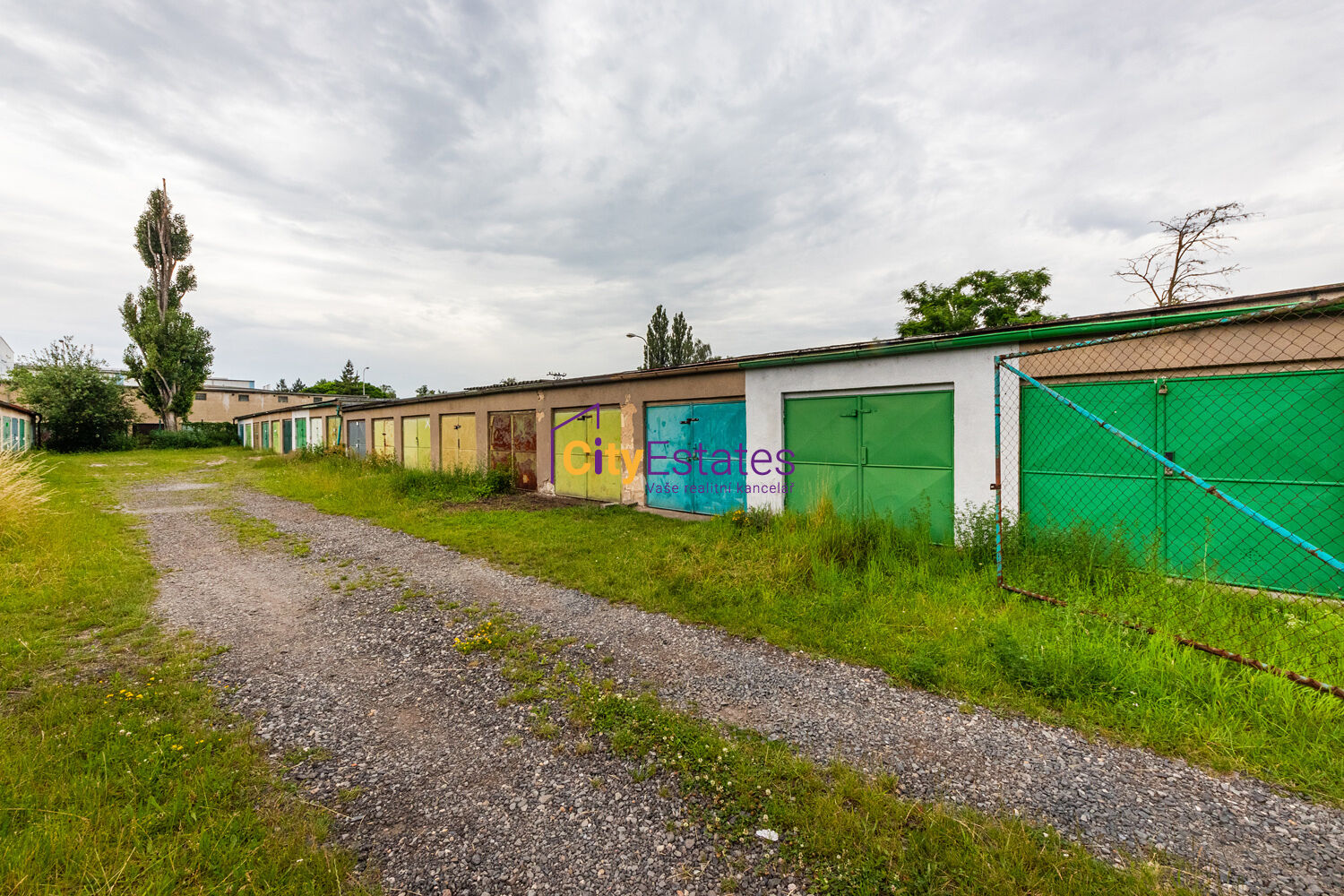 Zděná garáž v Mladé boleslavi Čejeticích na vlastním pozemku