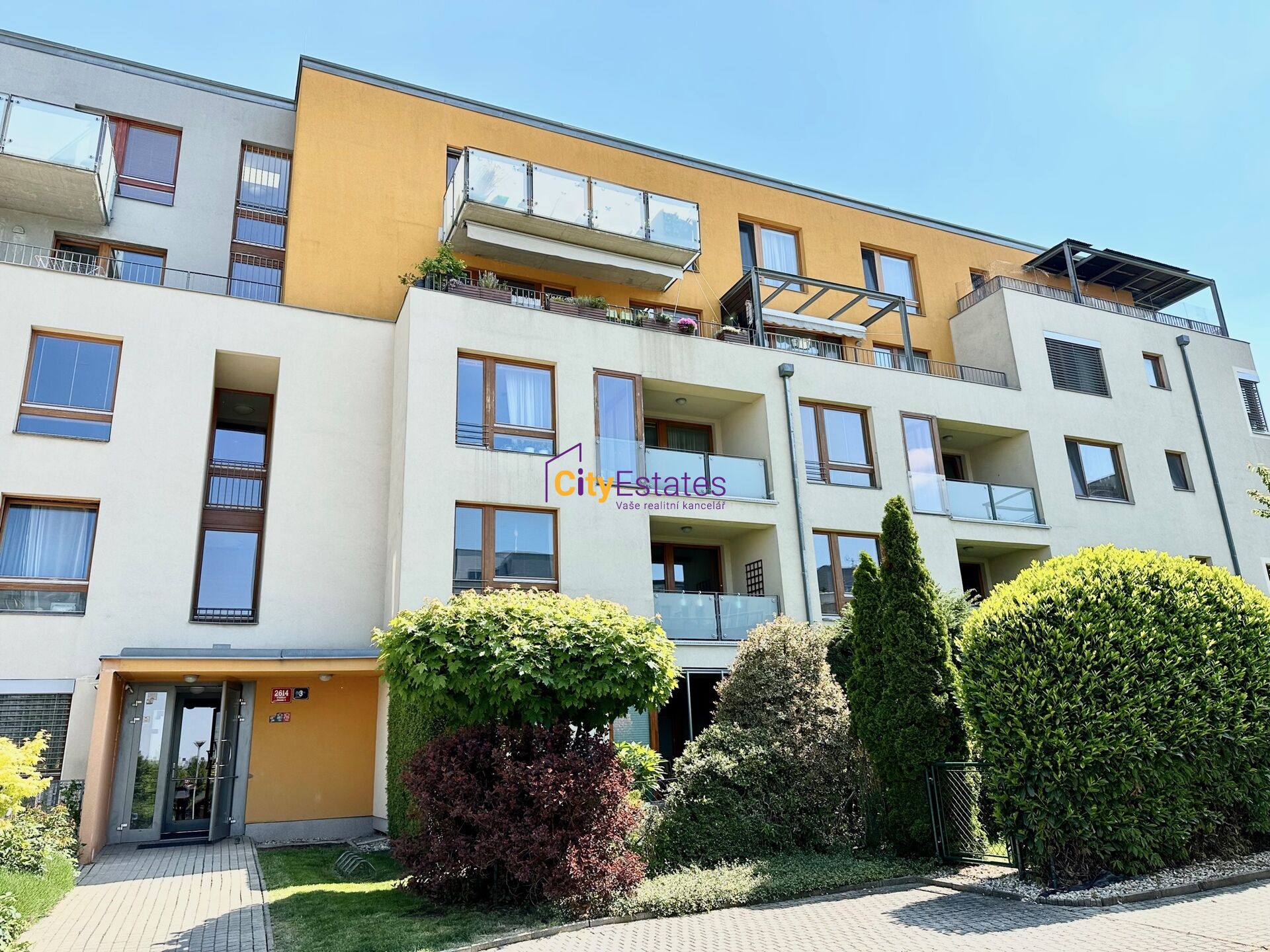 Krásný světlý byt 3+kk v privátním bytovém komplexu, s lodžií a garážovým stáním