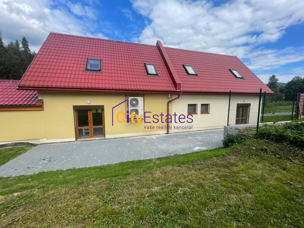 Byt 3kk  876/2 s parkovacím stáním a velkou terasou