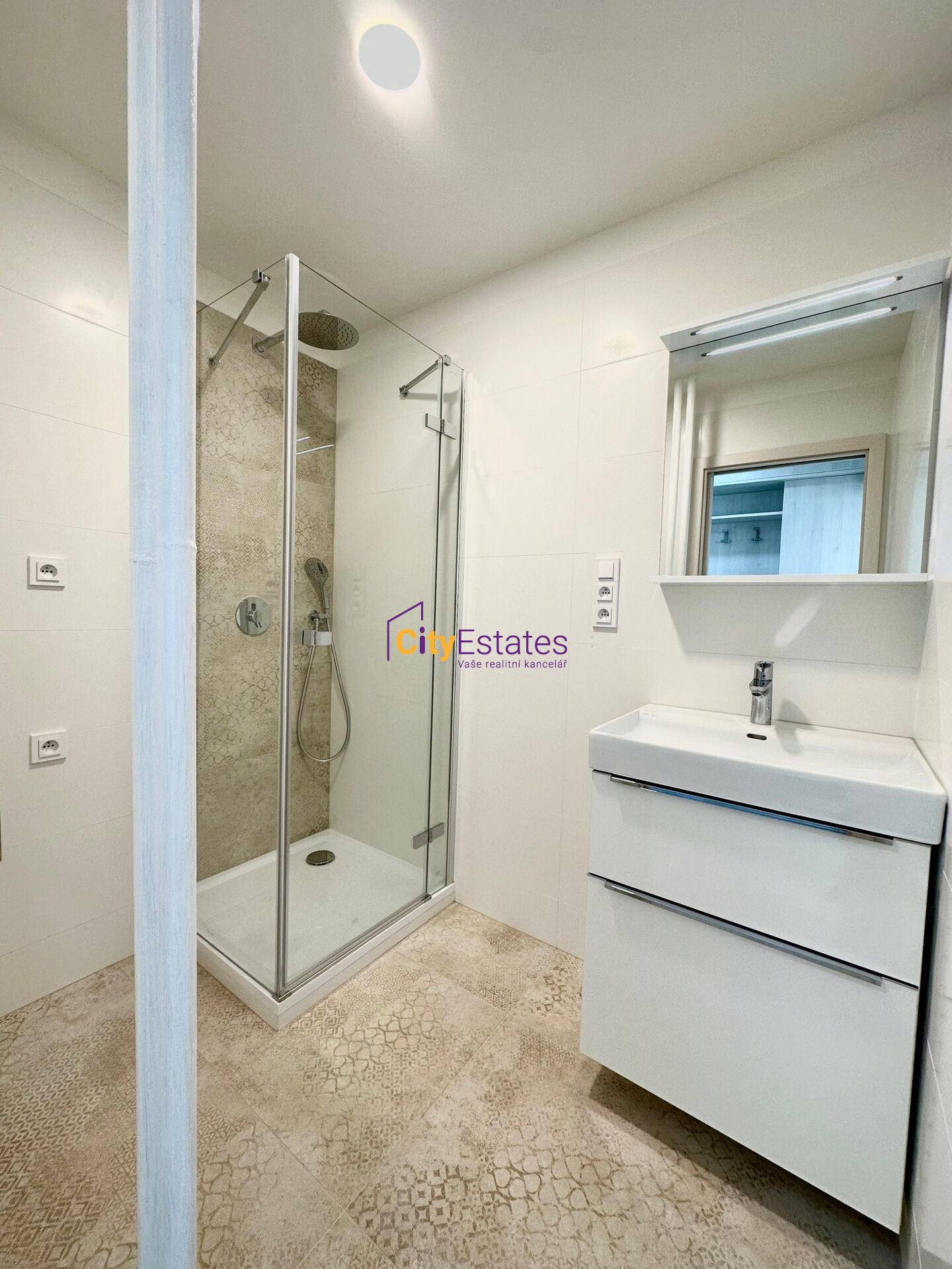 Nový, velkoryse zrekonstruovaný byt 2+1, 55 m2, Záběhlice