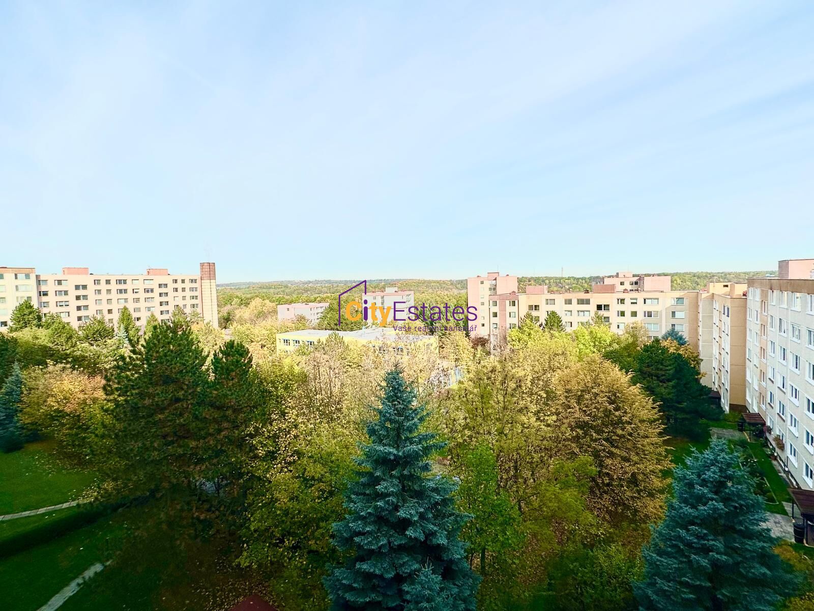 Prostorný byt 3+1 s lodžií a hezkým výhledem, 67 m2, Barrandov