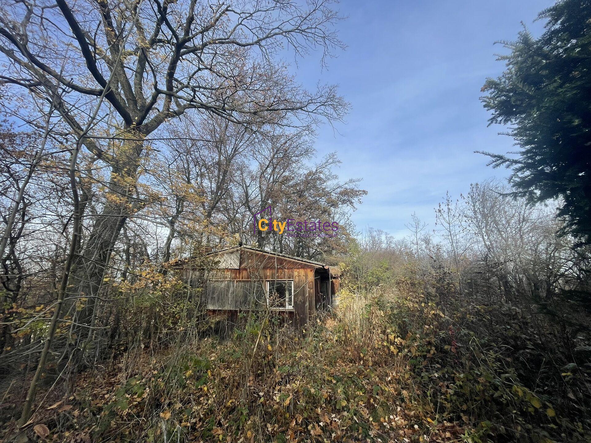 Dvě parcely vedle sebe o velikosti 1643 m2 kousek za Prahou u obce Popovičky