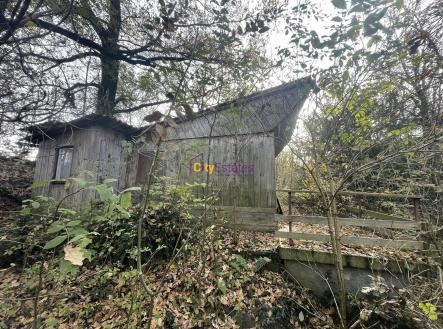 Prodej - pozemek, trvalý travní porost, 1 643 m²