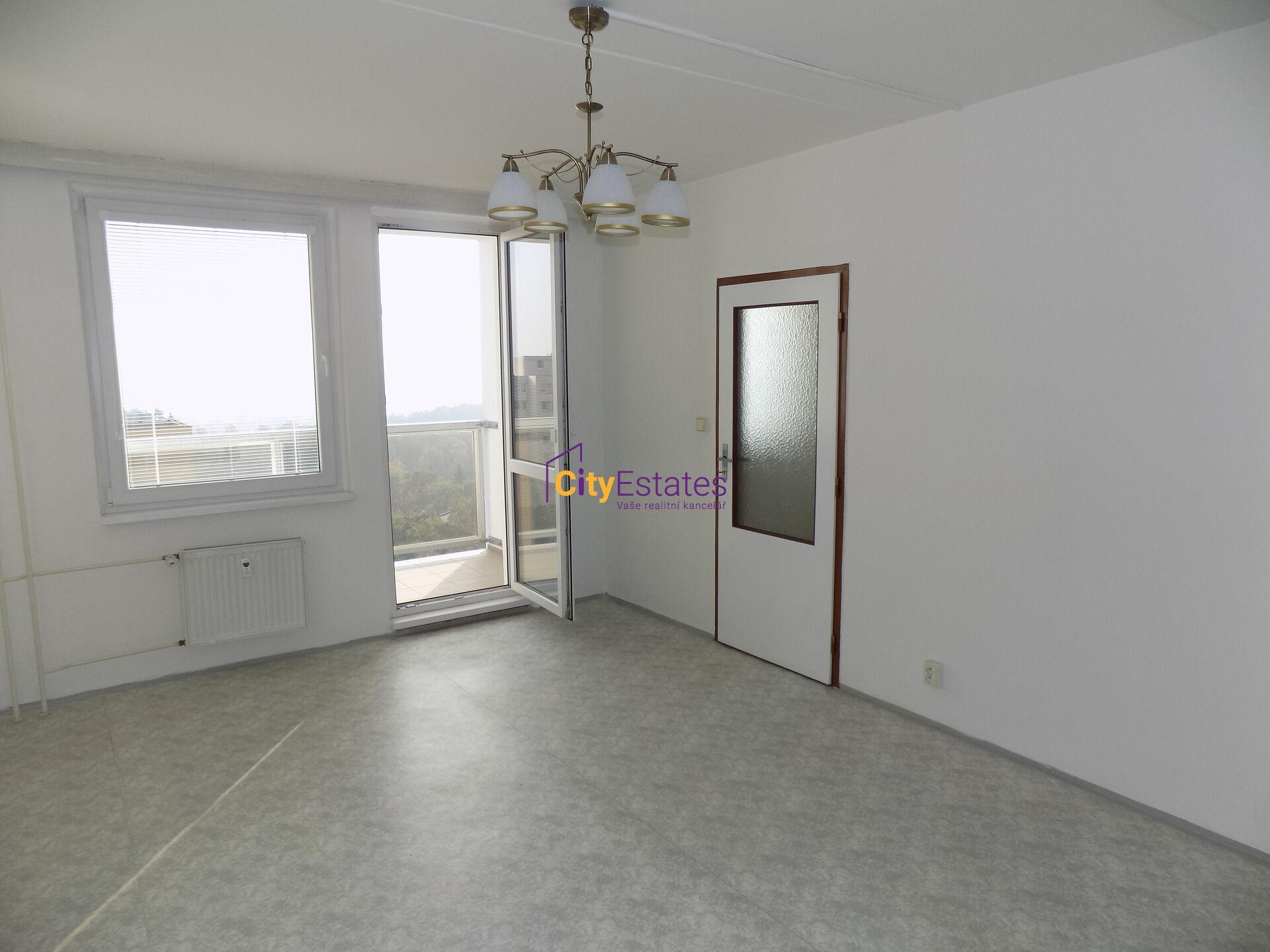 Slunný byt 1+1 s lodžií v Praze 8 k pronájmu