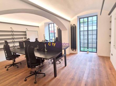 Prodej - kanceláře, 135 m²