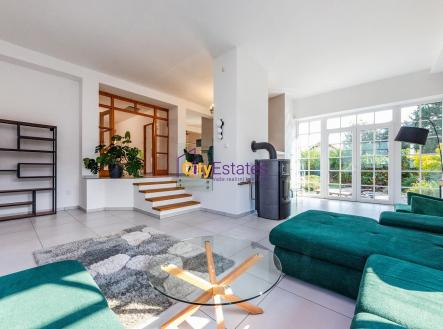 Pronájem - dům/vila, 212 m²