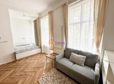 Pronájem bytu, 1+kk, 32 m²