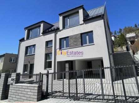 dům směrem z ulice | Pronájem - dům/vila, 122 m²