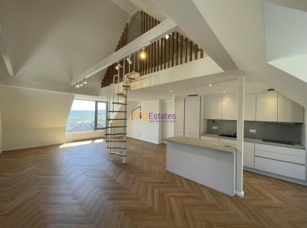 obývací pokoj ve 2. patře | Pronájem - dům/vila, 113 m²