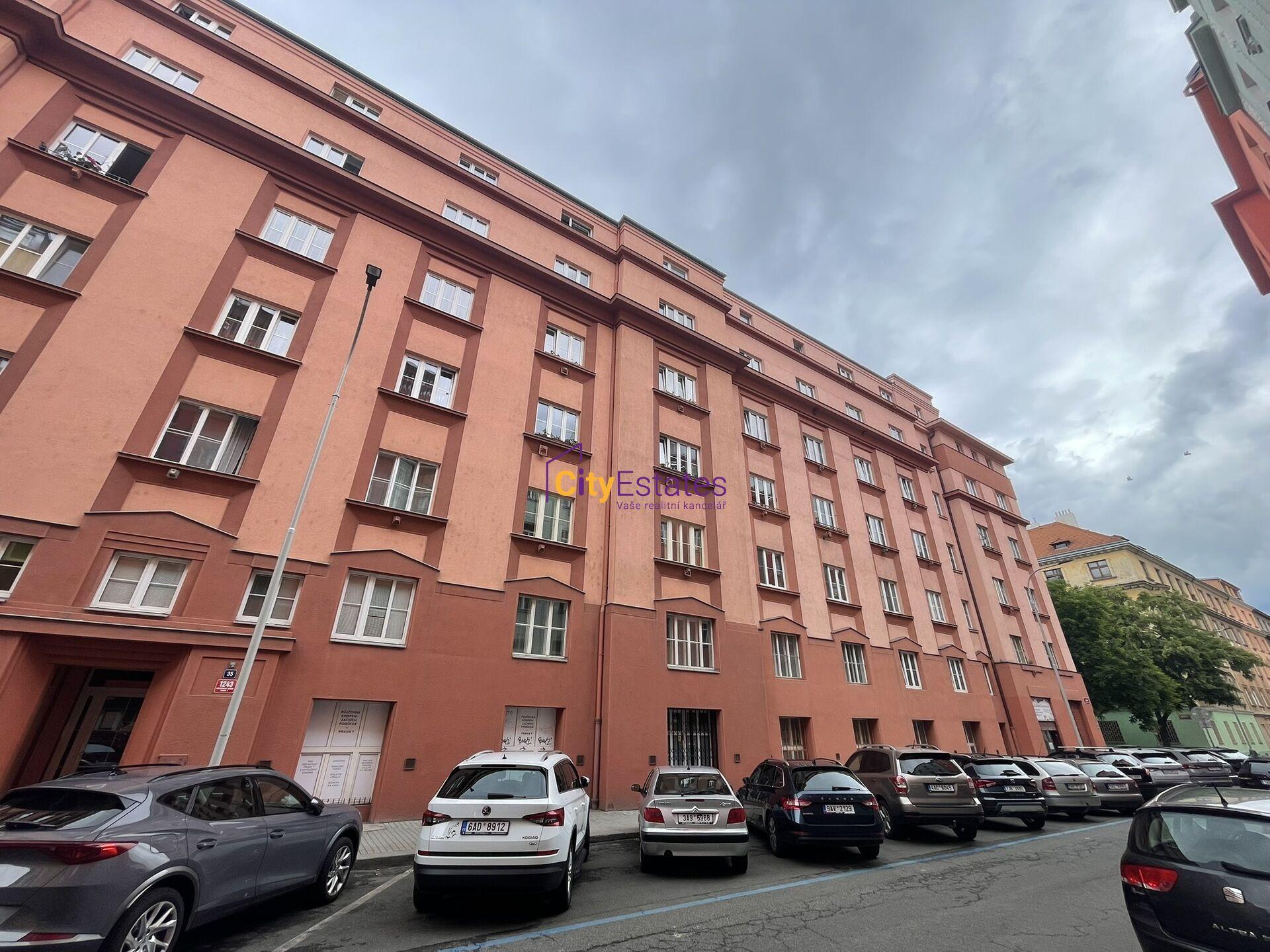 Prostorný byt 2+1 k pronájmu v Holešovicích