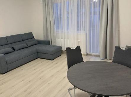 zYhFjbeDM3A.jpg | Pronájem bytu, 2+kk, 50 m²